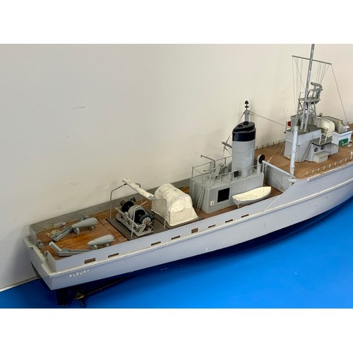 12 - LARGE SCALE MODEL OF HMS ALBURY J41, IN THE STYLE OF A TON CLASS MINESWEPER, WHILST THE ORIGINAL WAS... 