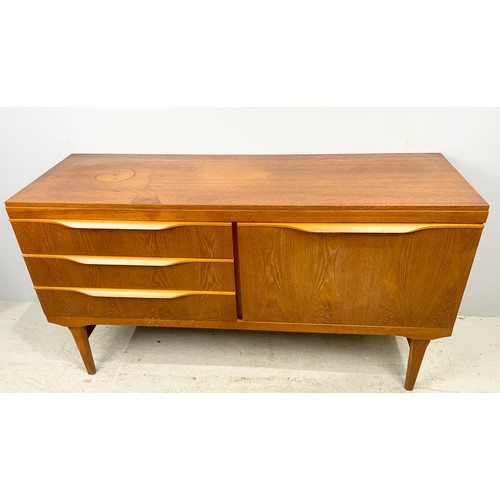 618 - ELLOTTS OF NEWBURY LATE CENTURY SIDEBOARD 134cm LONG