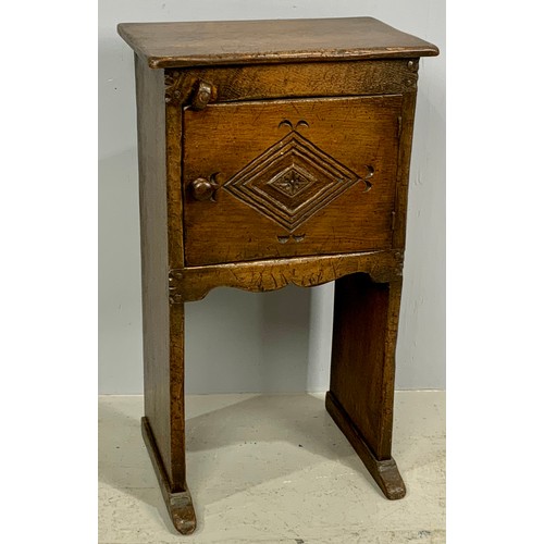 635 - OAK POT CUPBOARD, APPROX. 69 CM TALL, 40 CM WIDE