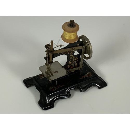 60 - SMALL MINIATURE CHILDS VINTAGE SEWING MACHINE