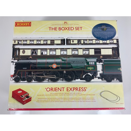 525 - HORNBY BOXED R 1038 ORIENT EXPRESS SET, WITH MERCHANT NAVY UNITED STATES LINES, PULLMAN COACHES, PRE... 