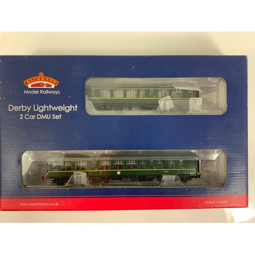 523 - BACHMANN BOXED 32-515 DERBY LIGHTWEIGHT 2 CAR DMU, BR GREEN YELLOW WARNING PANEL. 8DCC 6 DCC, APPEAR... 