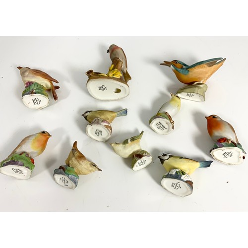 97 - COLLECTION OF ROYAL WORCESTER BIRD FIGURES, MOSTLY SINGLES BUT TO INCLUDE LINNETS DOUBLE