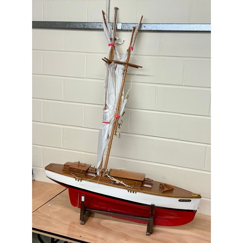 15 - RADIO CONTROLLED SAILING YACHT, DRAGONFLY, APPROX. 125 CM LONG, DESIGNED & BUILT BY E B E CRANCH, 20... 