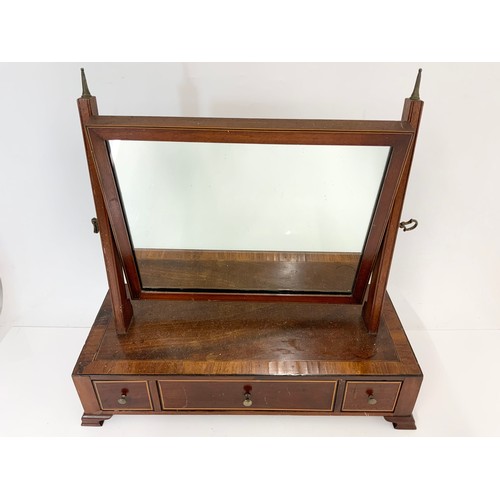 41 - MAHOGANY FRAMED MIRROR ON THREE DRAWER STAND