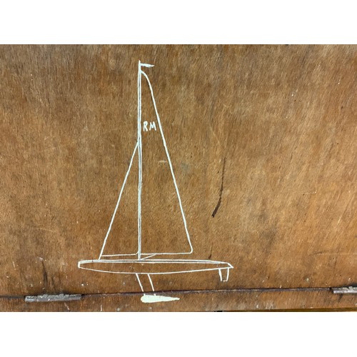 33 - MODEL SAILING YACHT, APPROX. 50 INCHES LONG, HMYC LOGO, RIGGING & KEEL, DRAWINGS ETC. IN ORIGINAL TR... 