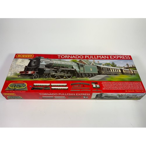 500 - HORNBY BOXED R1169 TORNADO PULLMAN EXPRESS SET WITH 60163 TORNADO & 3 COACHES.