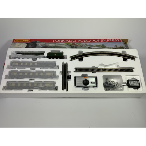 500 - HORNBY BOXED R1169 TORNADO PULLMAN EXPRESS SET WITH 60163 TORNADO & 3 COACHES.