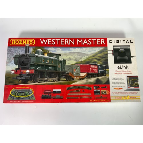 498 - HORNBY BOXED TRAIN SET, R1173 WESTERN MASTER WITH DIGITAL CONTROLLER