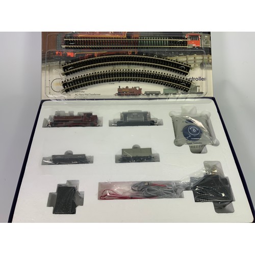 496 - BACHMANN TRAIN PACK 30-076 MIDNIGHT METROPOLITAN, LT LIVERIED PANNIER TANK, FREIGHT WAGONS, TRACK & ... 