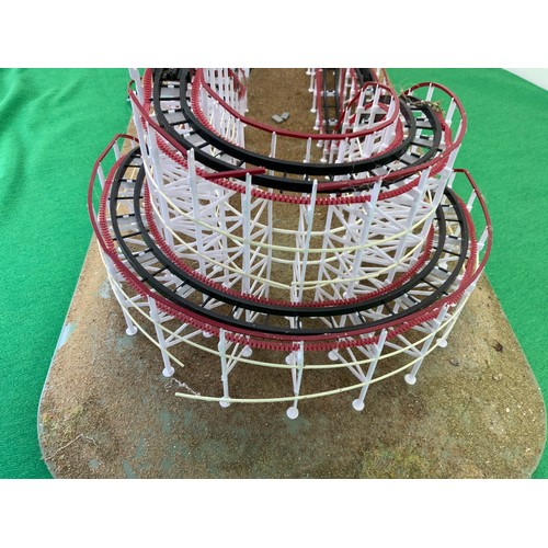 COMET COASTER DYNAMIX HELTER SKELTER HO SCALE MODEL ROLLERCOASTER