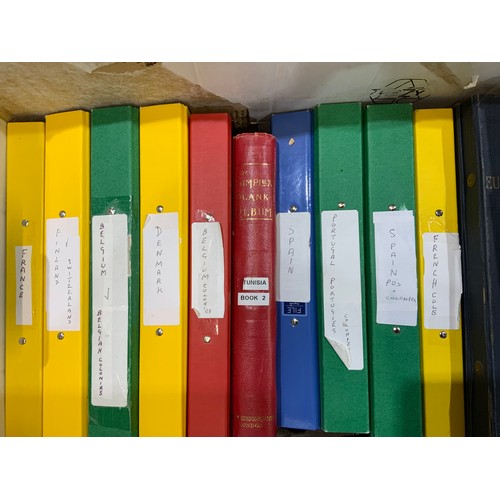 239 - LARGE BOX - GENERAL WORLD COLLECTION IN 14 RING BINDERS, ALBUMS AND AN OLD KABE PRINTED ALBUM FOR EU... 