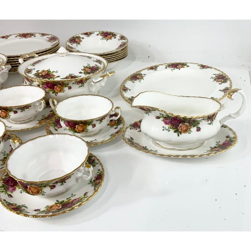 196 - LARGE QUANTITY ROYAL ALBERT OLD COUNTRY ROSES DINNERWARE 9 ( GOOD QUALITY)