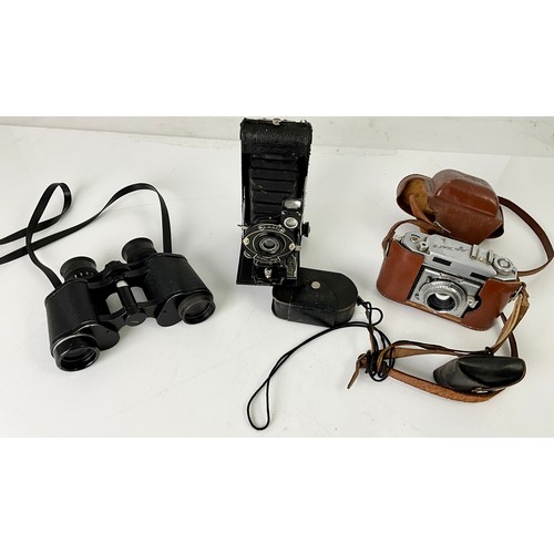 395 - MISCELLANEOUS OLD CAMERAS AND BINOCULARS