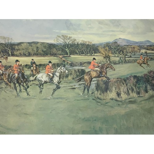 37 - JOHN KING LIMITED EDITION PRINT 65/100, THE WORCESTERSHIRE HOUNDS FROM LITTLE MONKWOOD