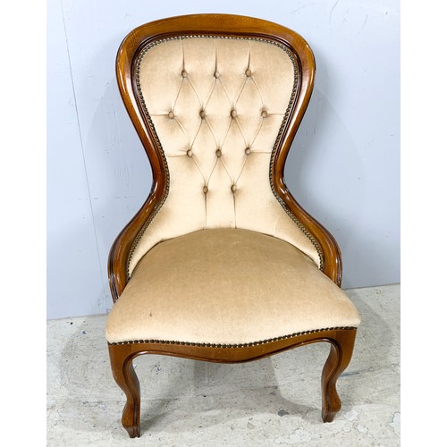 644 - BUTTON UPHOLSTERED SHOW FRAME CHAIR