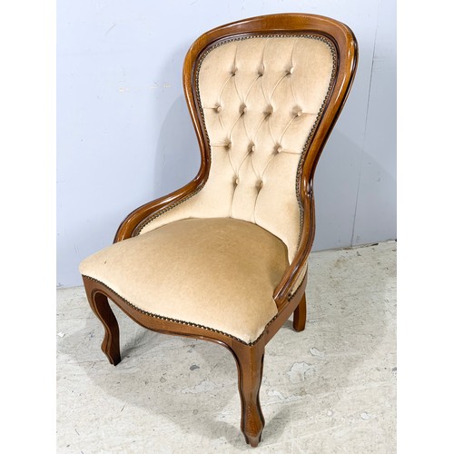 644 - BUTTON UPHOLSTERED SHOW FRAME CHAIR