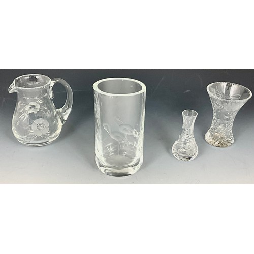 220 - MISCELLANEOUS GLASS WARE INCLUDING PAIR OF VASES, 2 OTHERS, VASE, JUG, 2 BOWLS AND A GLASS RINSER