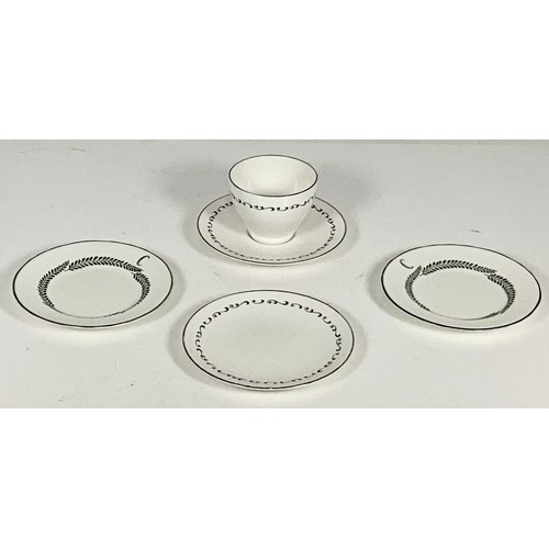 191 - ROYAL WORCESTER BRIDAL LACE PART SERVICE WITH 5 ADDITIONAL PIECES ROYAL WORCESTER