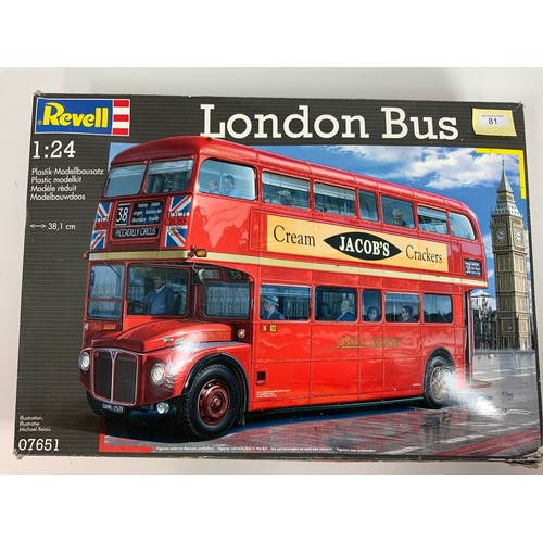 81 - REVELL 1:24 LONDON BUS MODEL KIT, APPEARS UNOPENED, KIT NO 07651, A ROUTEMASTER RML