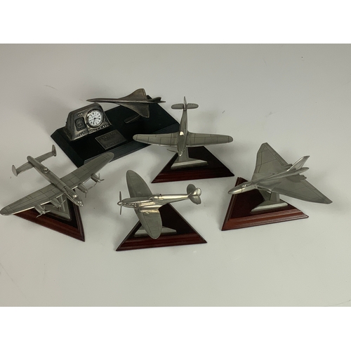 190 - 4 ROYAL HAMPSHIRE PEWTER MODEL AIRCRAFT, VULCAN, LANCASTER, SPITFIRE & HURRICANE, PLUS A CONCORDE DE... 