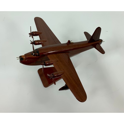 193 - LARGE SCALE POLISHED WOODEN AIRCRAFT MODELS, BRISTOL BEAUFIGHTER APPROX. 32 CM LONG, DE HAVILAND MOS... 