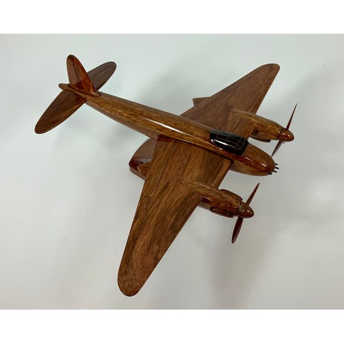 193 - LARGE SCALE POLISHED WOODEN AIRCRAFT MODELS, BRISTOL BEAUFIGHTER APPROX. 32 CM LONG, DE HAVILAND MOS... 