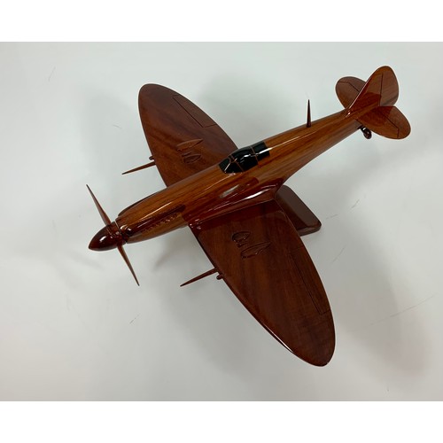 195 - LARGE SCALE POLISHED WOODEN AIRCRAFT MODELS,  AVRO LANCASTER APPROX. 36 CM LONG & LATER SPITFIRE APP... 