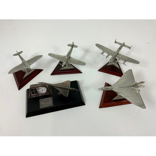 190 - 4 ROYAL HAMPSHIRE PEWTER MODEL AIRCRAFT, VULCAN, LANCASTER, SPITFIRE & HURRICANE, PLUS A CONCORDE DE... 