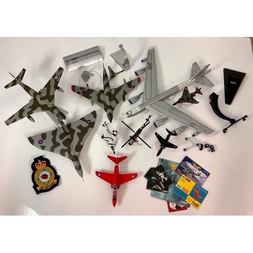 196 - CORGI MILITARY AIRCRAFT, BOING B-52, AVRO VULCAN, VICKERS VALIANT, HP VICTOR, HAWK ETC, ALL U/B