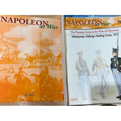 52 - DELPRADO PUBLISHERS, A COLLECTION OF 80 PLASTIC BUBBLE PACKED NAPOLEON AT WAR SERIES, PLUS BOOKLETS