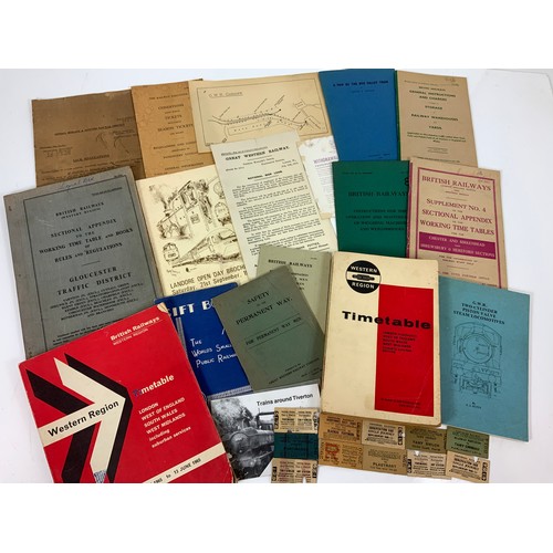 209 - RAILWAY EPHEMERA, SECTIONAL APPEXDIX GLOUCESTER TRAFFIC DEPT 1960, 1965 WESTERN REGION TIME TABLES 1... 