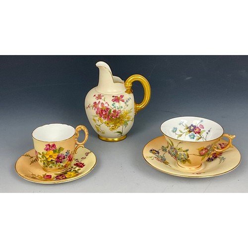 125 - ROYAL WORCESTER FLAT BACK JUG, 1094 AND 2 BLUSH IVORY CUPS AND SAUCERS