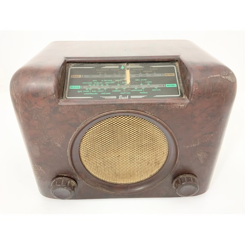 376 - VINTAGE BUSH  DAC 90A BAKELITE RADIO