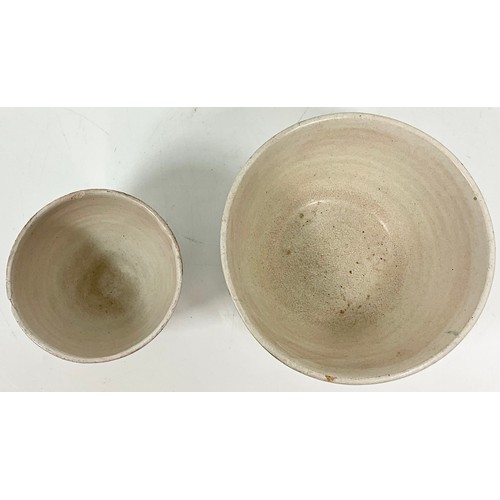 158 - LARGE GLAZED HANDLED URN AND 2 BOWLS WITH SIMILAR FINISH