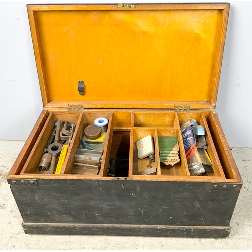 499 - CARPENTERS TOOL BOX & CONTENTS