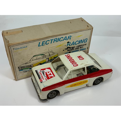 186 - LECTRICAR, A SCARCE BOXED MODEL, 1:12 SCALE,FORD, IN ORIGINAL BOX, PLUS ACORNS AP-227 TRANSMITTER, P... 