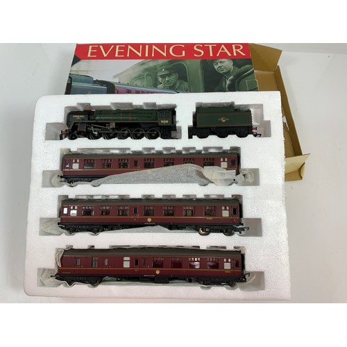 490 - MODEL RAILWAY HORNBY R1052 EVENING STAR PART BOXED PART SET. COMPRISES ONLY LOCOMOTIVE 92220 EVENING... 