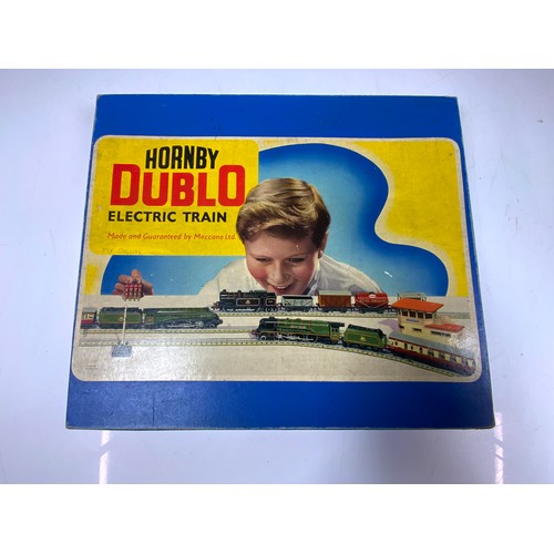 377 - HORNBY DUBLO, BOXED EDG17 TANK GOODS TRAIN SET, 3 RAIL, LOCOMOTIVE, 68567