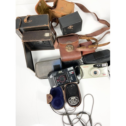 387 - COLLECTION OF VARIOUS VINTAGE CAMERAS & ACCESSORIES