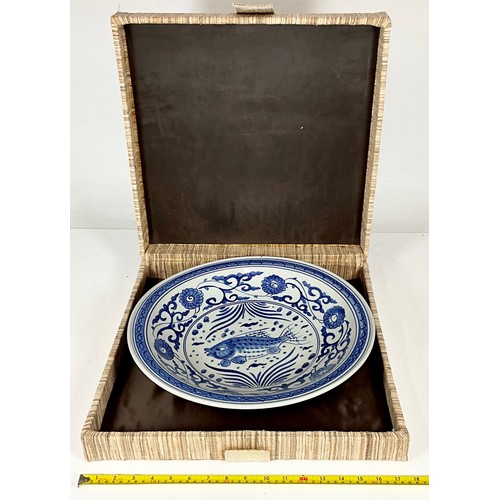 218 - LARGE BOXED BLUE AND WHITE CHINESE CHARGER PLATE 41CM DIA. HAND PAINTED WITH STYLISED FISH, UNDERWAT... 