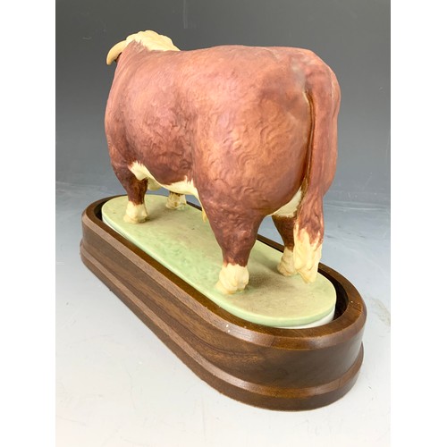 129 - ROYAL WORCESTER HEREFORD BULL ON PLINTH