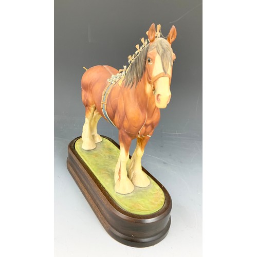 133 - ROYAL WORCESTER LIMITED EDITION MODEL OF A CLYDESDALE STALLION ON PLINTH AF 28cm TALL