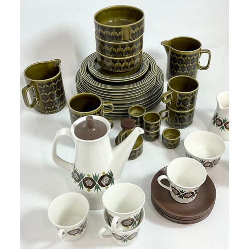 195 - 1970’s RETRO DESIGNS PART DINNER AND TEA SETS, HORNSEA GREEN HEIRLOOM AND FIGGJO FLINT ROLF OF NORWA... 