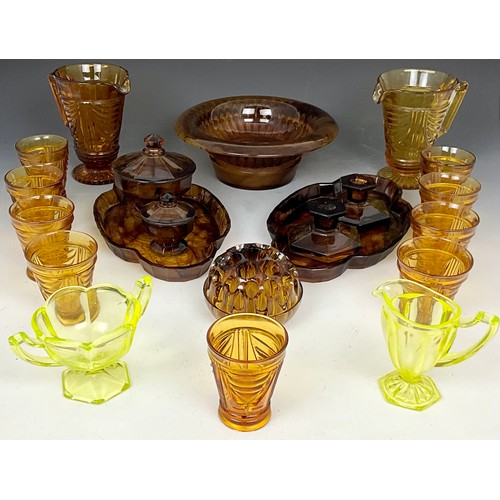 260 - QUANTITY OF 1930’S DECO AMBER CLOUD GLASSWARE IN THE MANNER OF GEORGE DAVIDSON, AMBER WATER PITCHERS... 