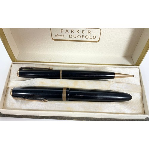 341 - CASED PARKER DUOFOLD FOUNTAIN PEN & PENCIL SET