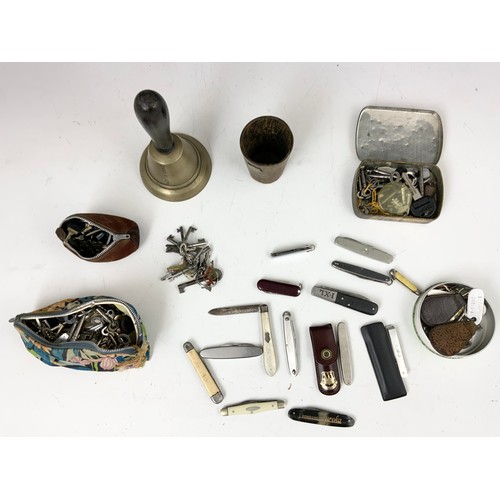 372 - MISCELLANEOUS INCLUDING QUANTITY OF OLD KEYS, PEN KNIVES, HAND BELL AND A HORN BEAKER