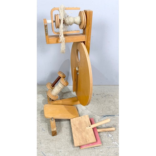 416 - LOUET S10 SPINNING WHEEL