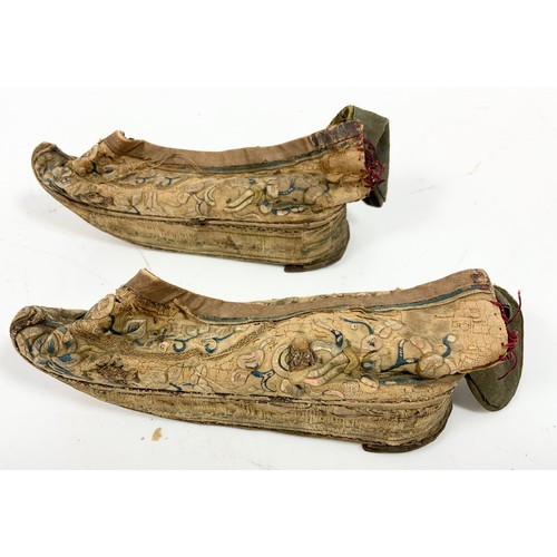 452 - ORIENTAL SILK  FOOT BINDINGS  / SLIPPERS