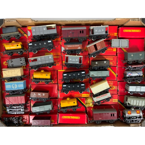 347 - 35 00 SCALE WAGONS, TRIANG, HORNBY AND DUBLO. SOME BOXES ARE RIGHT, MOST NOT CORRECT FOR THE WAGON S... 